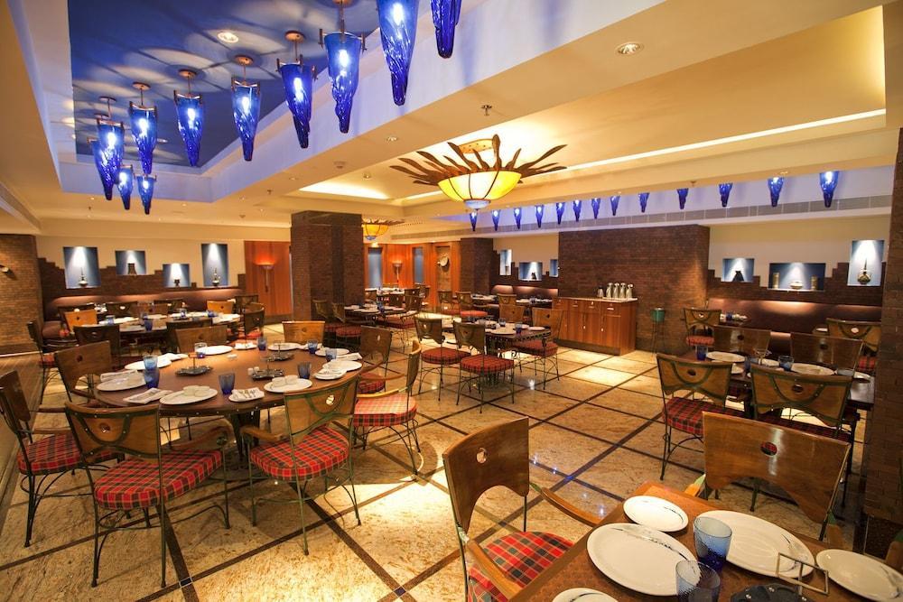 Radisson Blu Centre 5*