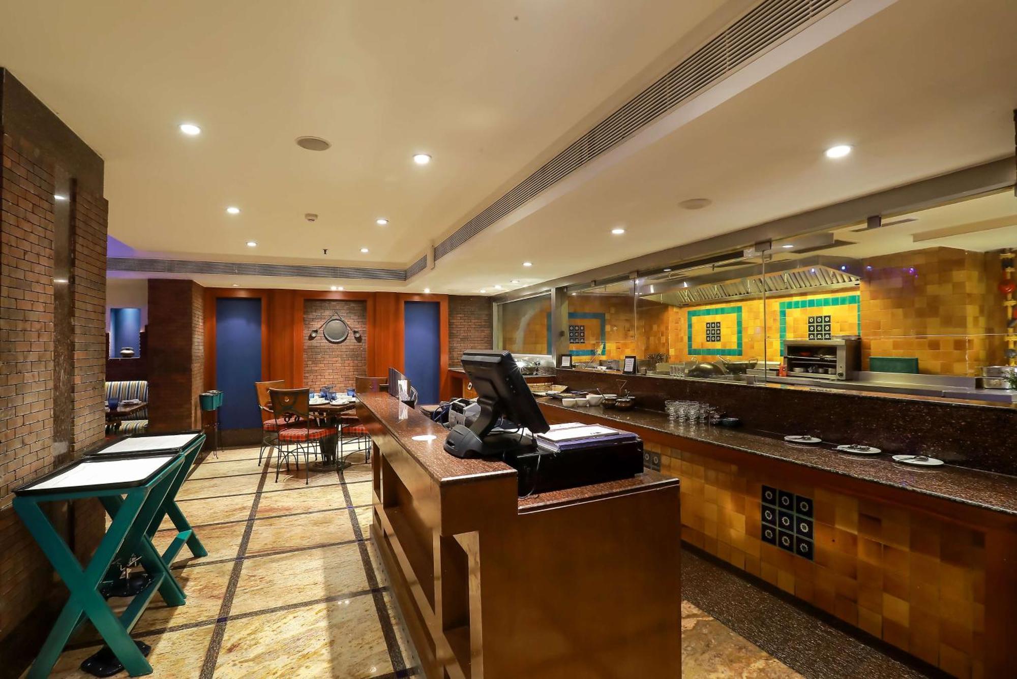 Radisson Blu Centre Chennai