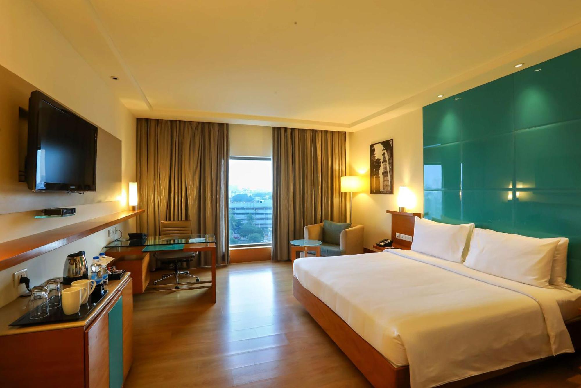 Radisson Blu Centre 5*